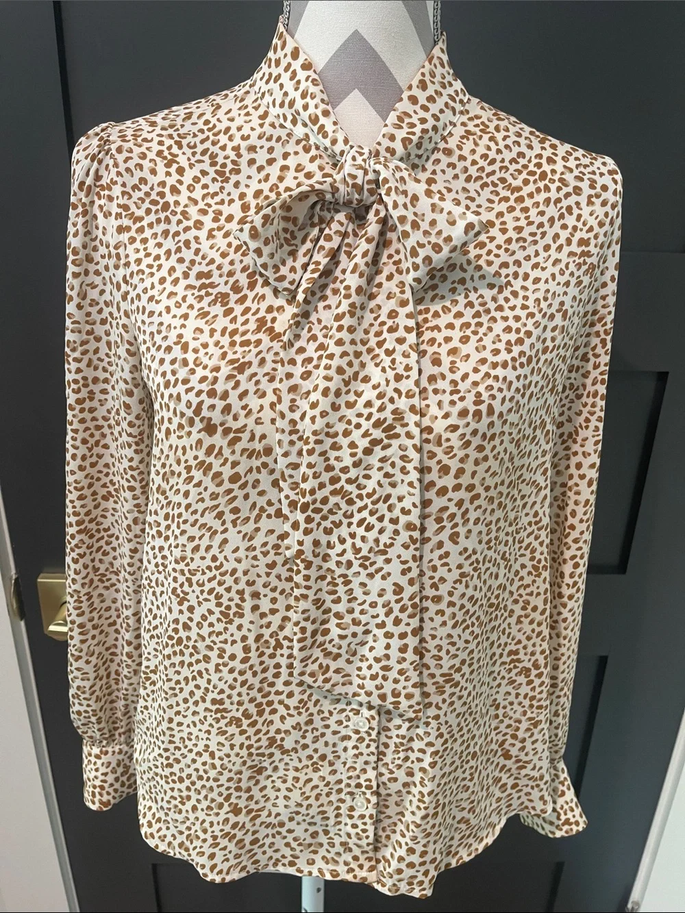 J.Crew Animal Print Blouse With Tie Neck Size XS